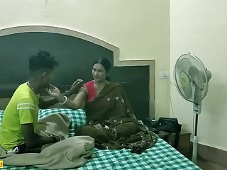 Indian Bengali stepmom hot resemble sex with teen son! with clear audio